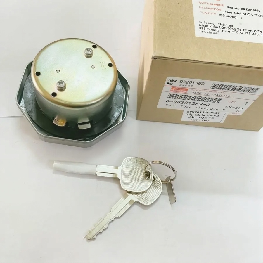 NẮP KHÓA THÙNG NHIÊN LIỆU ISUZU CHÍNH HÃNG