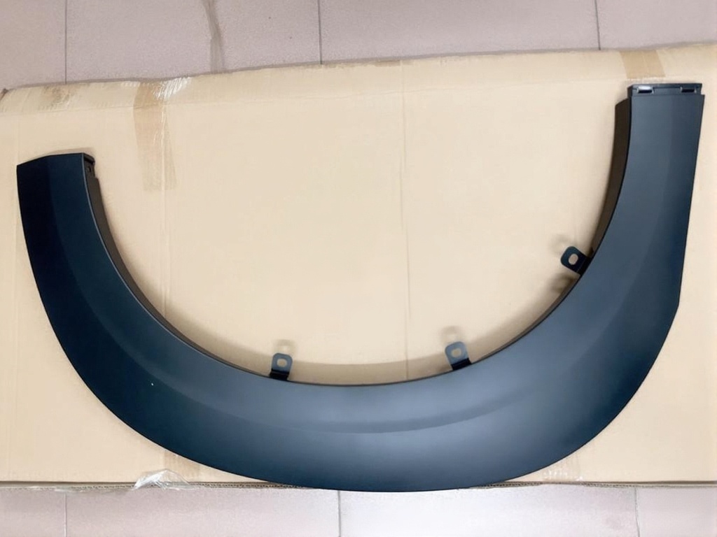 Ốp phồng tai xe Suzuki Xl7 (RH)